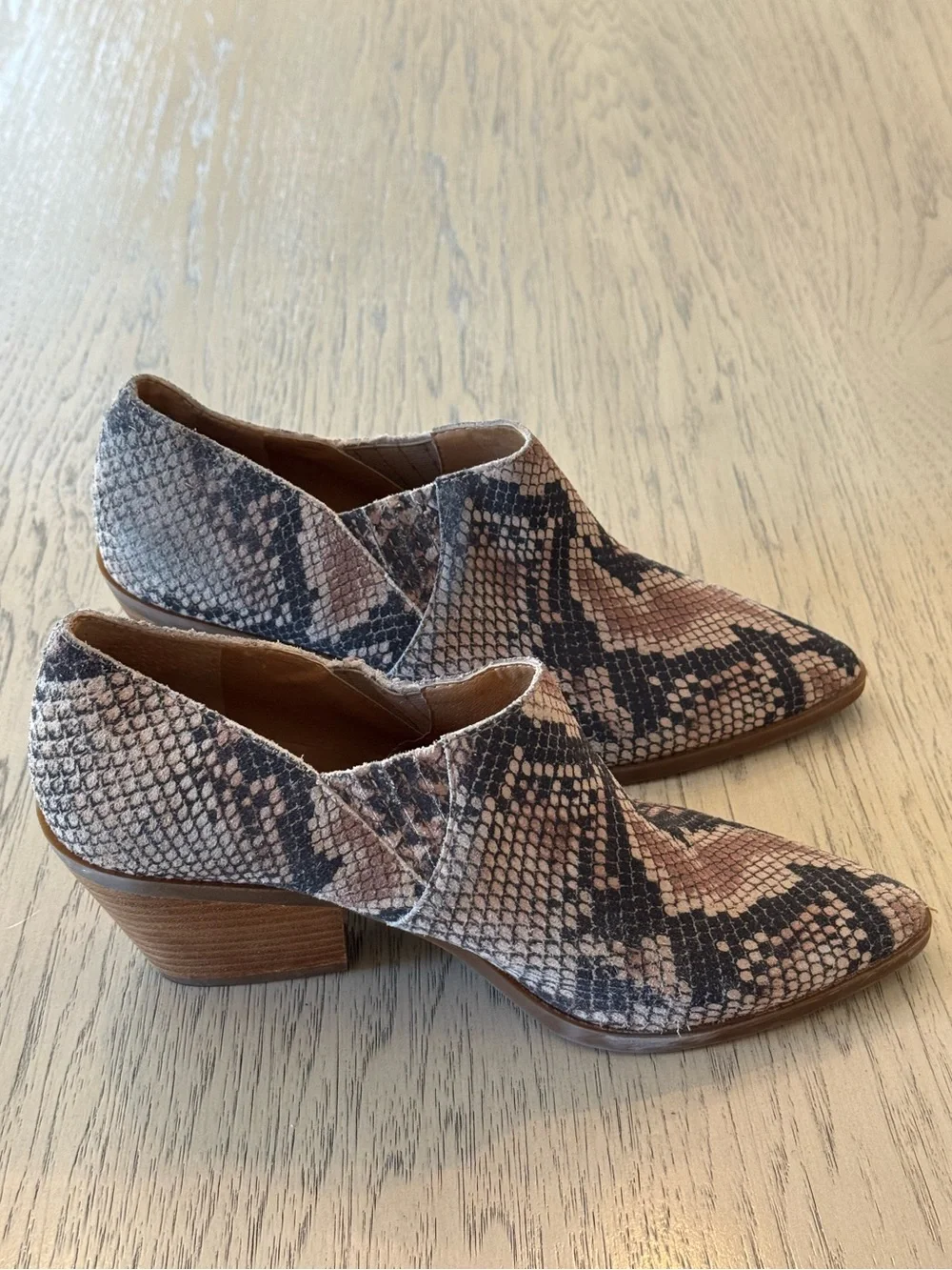 Lucky Brand Tabea Snake-Print Low Block Heel pull on Ankle Booties women’s 8.5